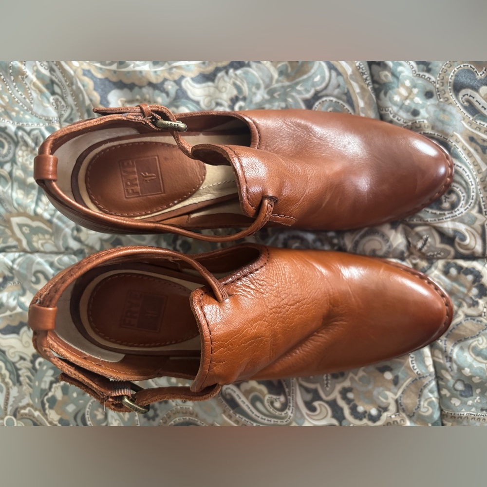 Frye Margaret shootie size 10 - Picture 6 of 6